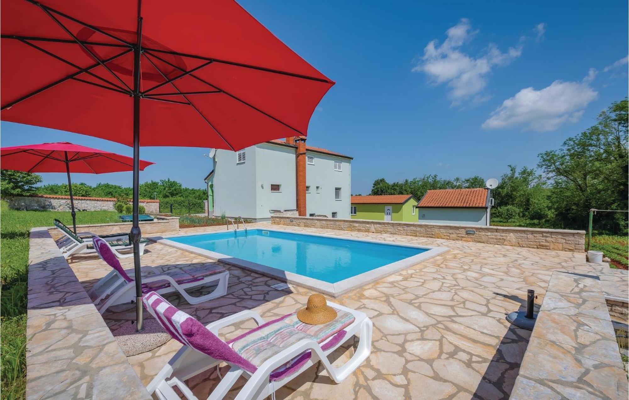 Cozy Apartment In Sv,Lovrec With Kitchen Jakici Экстерьер фото
